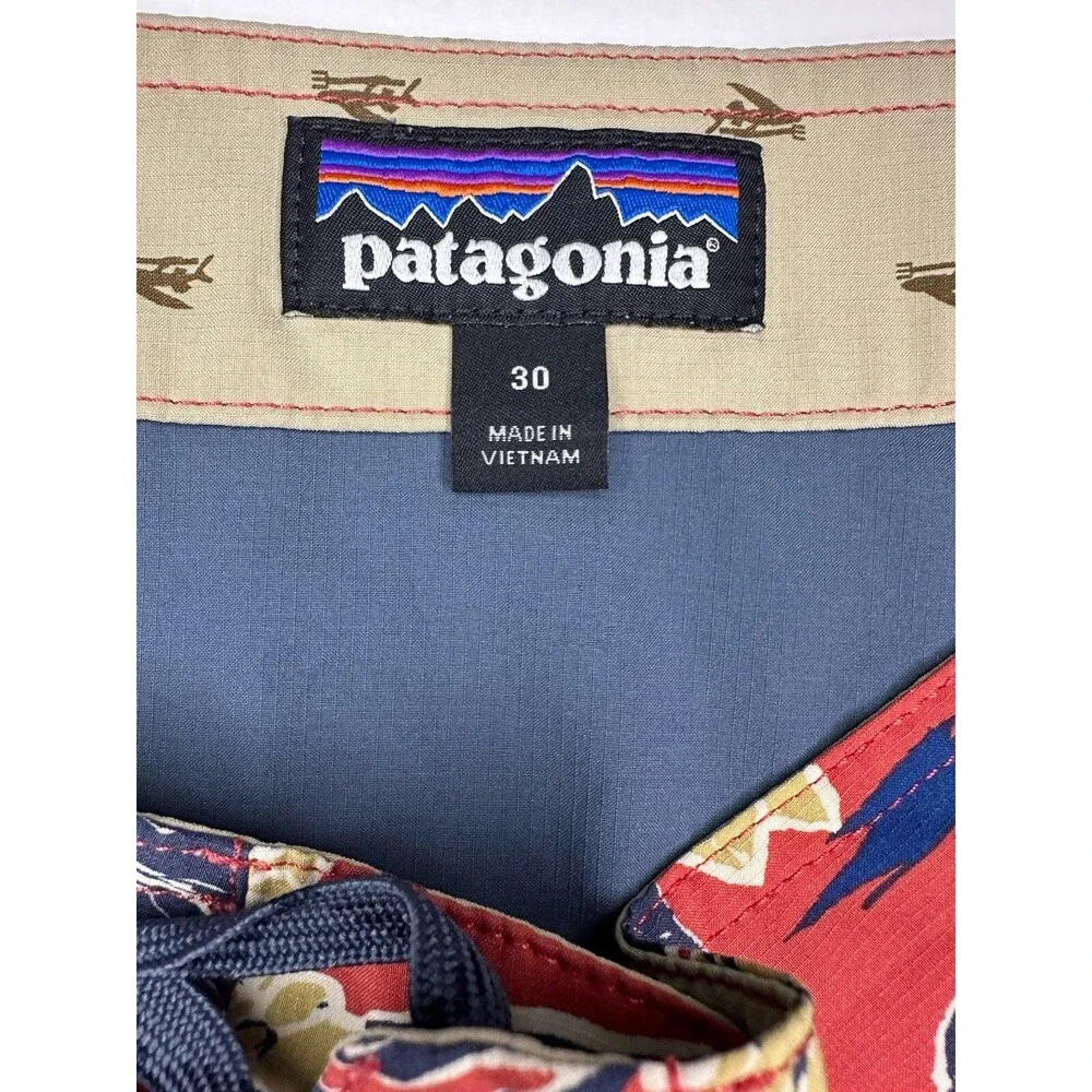 Patagonia Men’s Tropical Floral Board Shorts Swim Trunks Red Drawstring Size 30